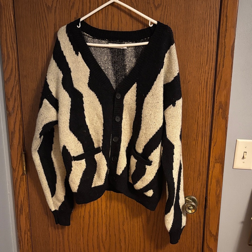 MNML Black and Cream Patterned Cardigan sweater